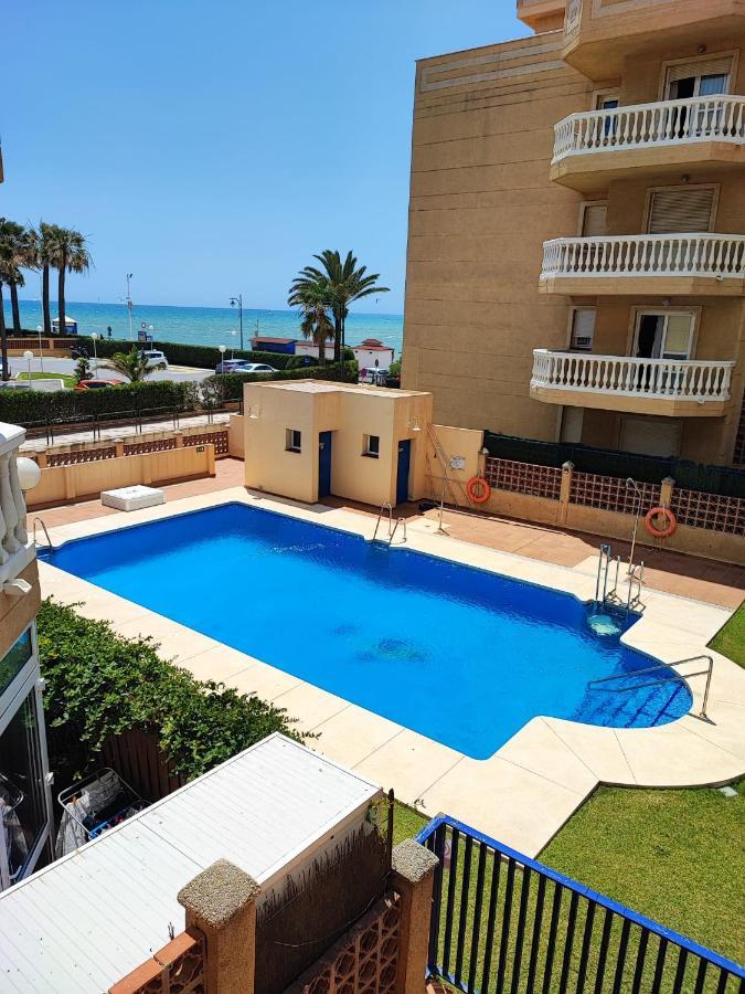 Casa Playa Guadalmar, Beautiful Apartment In Front Of The Sea, Wifi, Ac, Smart Tv, Private Parking มาลากา ภายนอก รูปภาพ