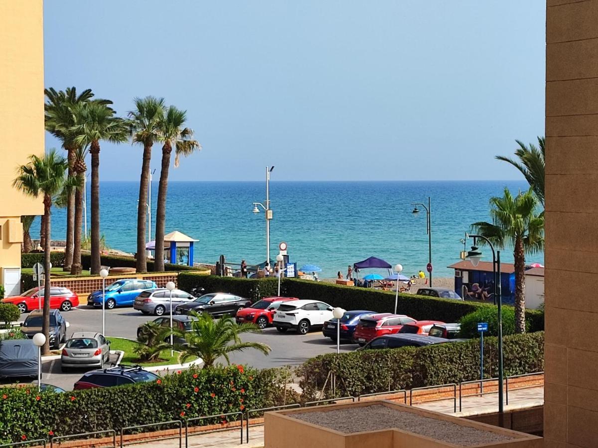 Casa Playa Guadalmar, Beautiful Apartment In Front Of The Sea, Wifi, Ac, Smart Tv, Private Parking มาลากา ภายนอก รูปภาพ