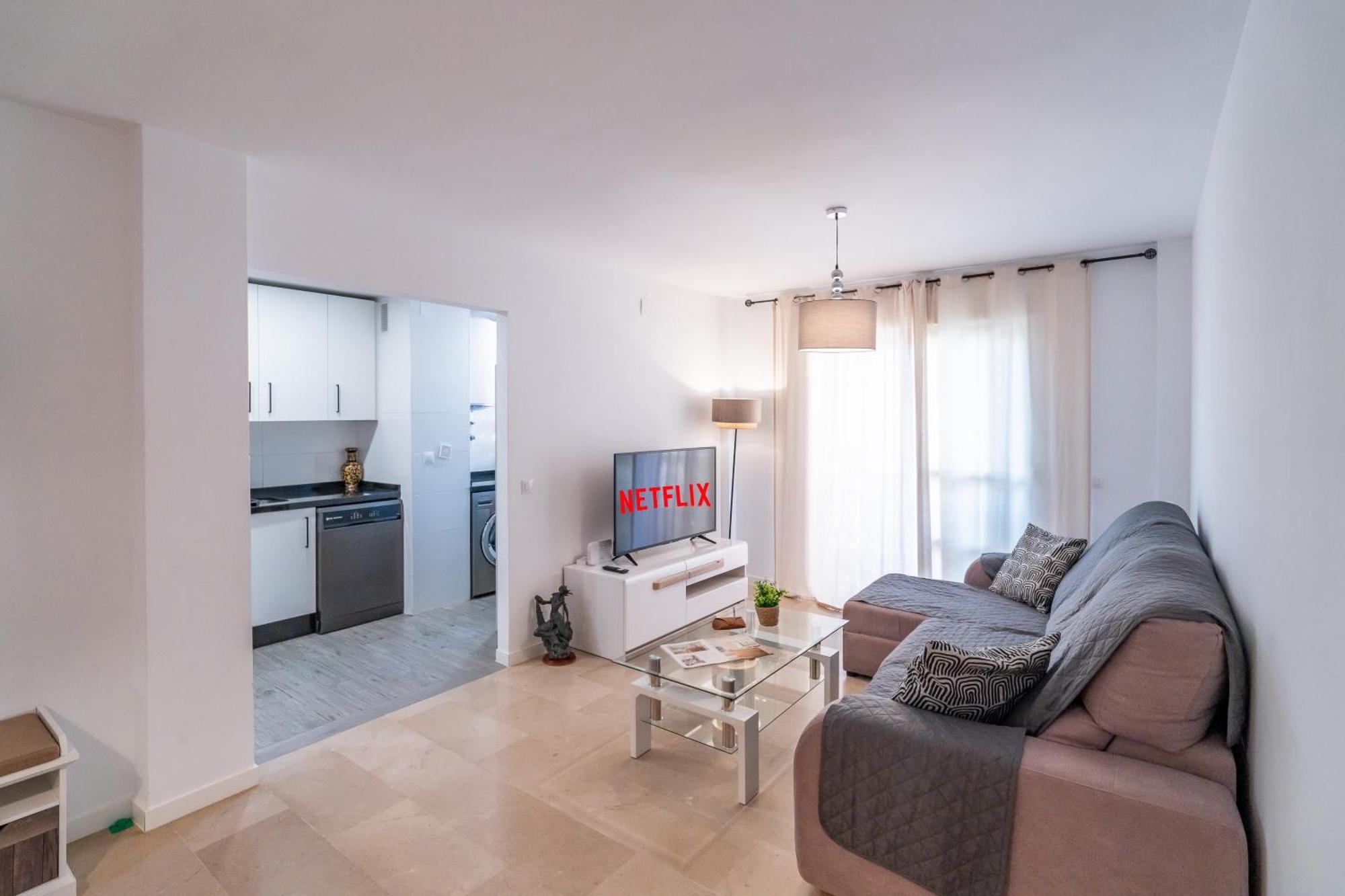 Casa Playa Guadalmar, Beautiful Apartment In Front Of The Sea, Wifi, Ac, Smart Tv, Private Parking มาลากา ภายนอก รูปภาพ