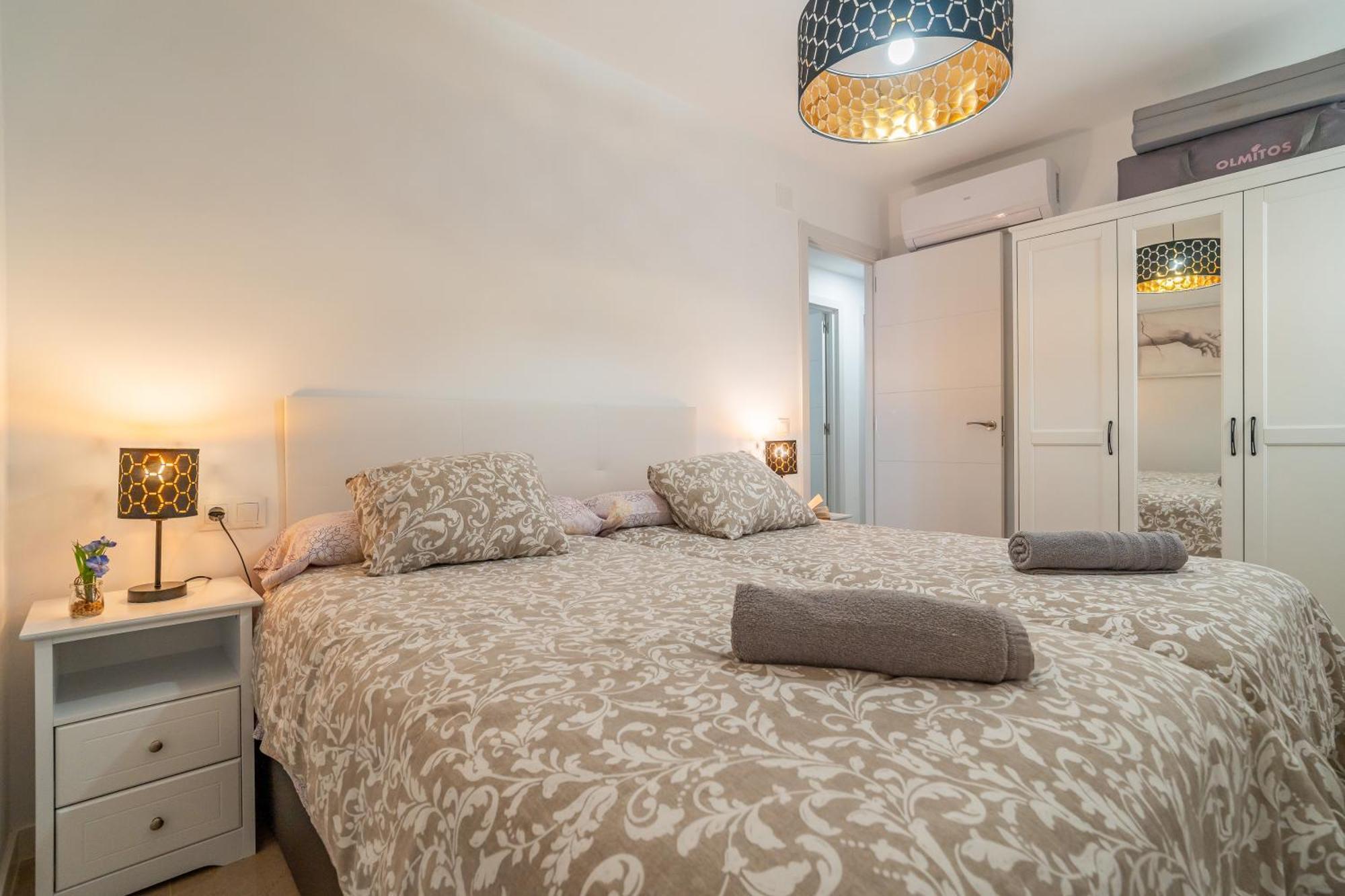 Casa Playa Guadalmar, Beautiful Apartment In Front Of The Sea, Wifi, Ac, Smart Tv, Private Parking มาลากา ภายนอก รูปภาพ