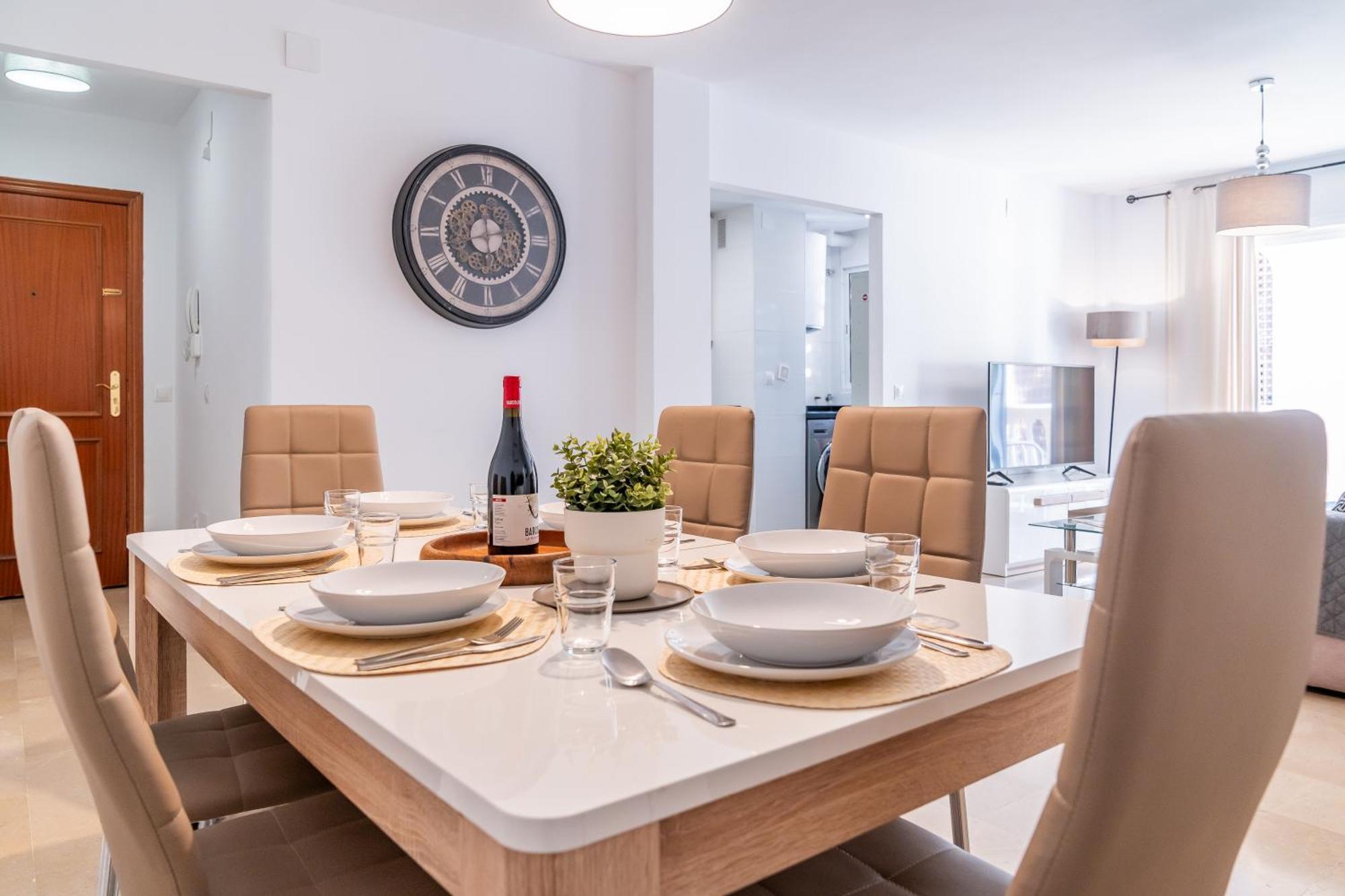 Casa Playa Guadalmar, Beautiful Apartment In Front Of The Sea, Wifi, Ac, Smart Tv, Private Parking มาลากา ภายนอก รูปภาพ