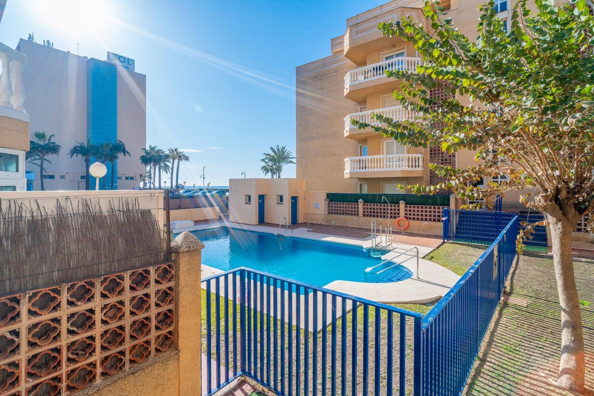 Casa Playa Guadalmar, Beautiful Apartment In Front Of The Sea, Wifi, Ac, Smart Tv, Private Parking มาลากา ภายนอก รูปภาพ