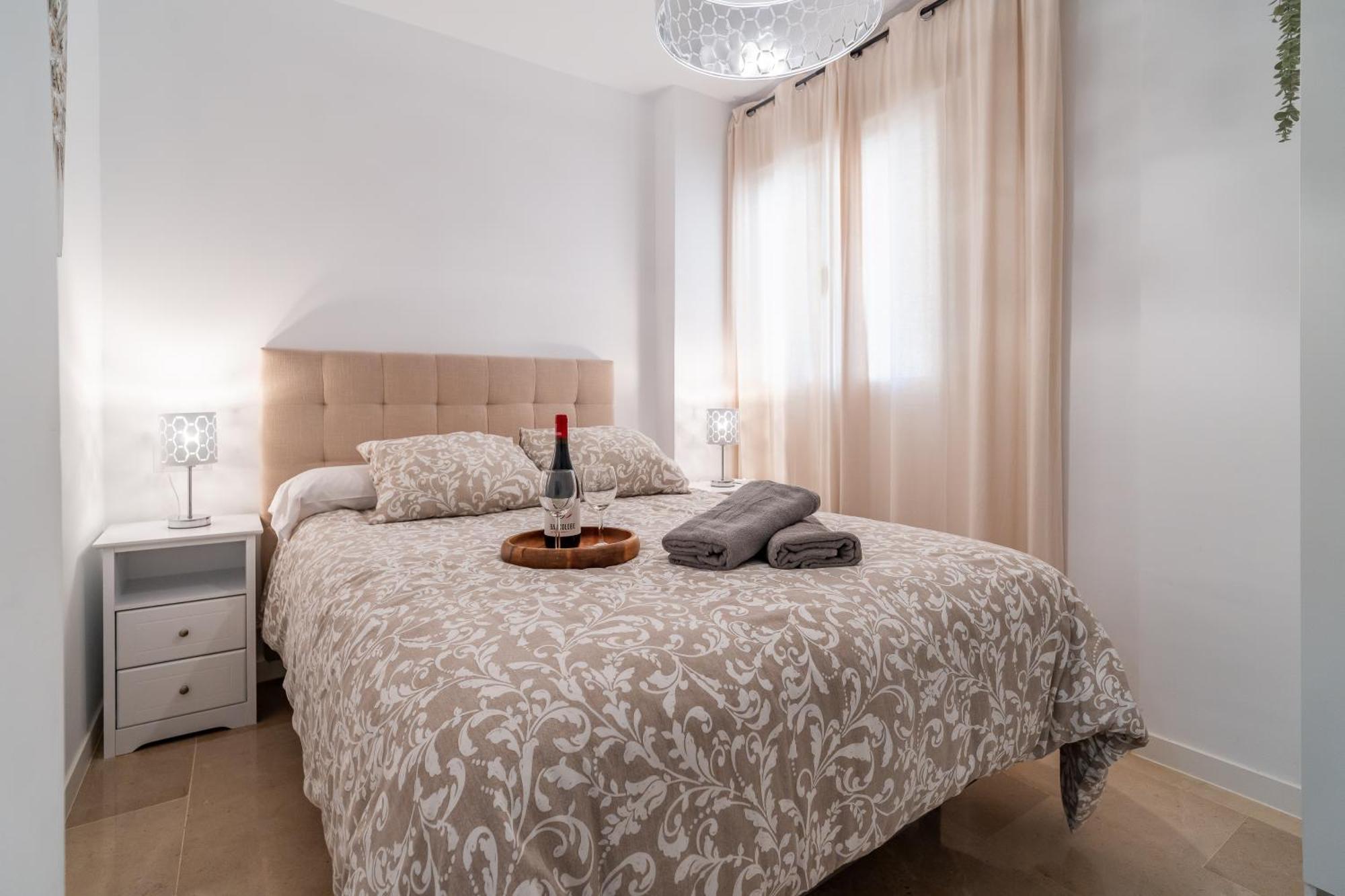 Casa Playa Guadalmar, Beautiful Apartment In Front Of The Sea, Wifi, Ac, Smart Tv, Private Parking มาลากา ภายนอก รูปภาพ