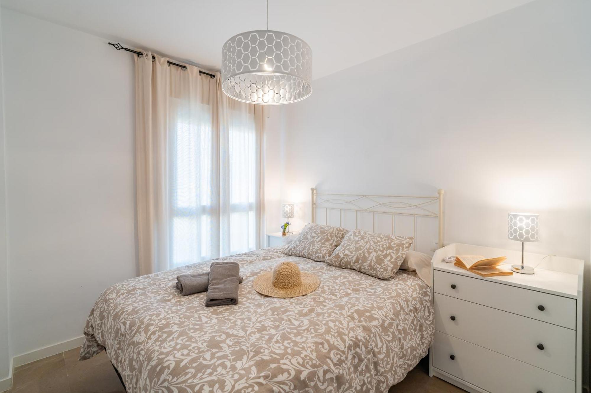 Casa Playa Guadalmar, Beautiful Apartment In Front Of The Sea, Wifi, Ac, Smart Tv, Private Parking มาลากา ภายนอก รูปภาพ