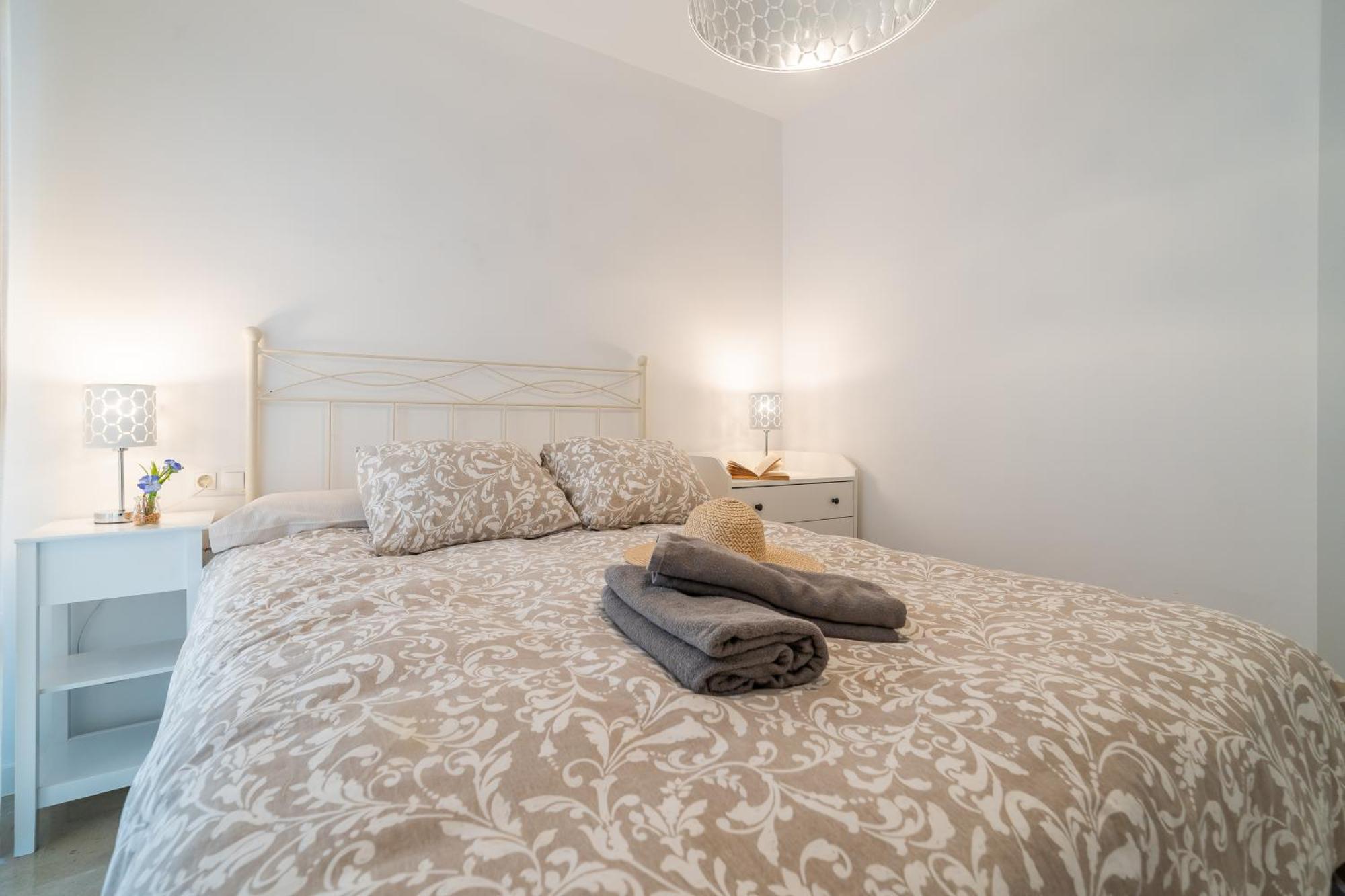 Casa Playa Guadalmar, Beautiful Apartment In Front Of The Sea, Wifi, Ac, Smart Tv, Private Parking มาลากา ภายนอก รูปภาพ