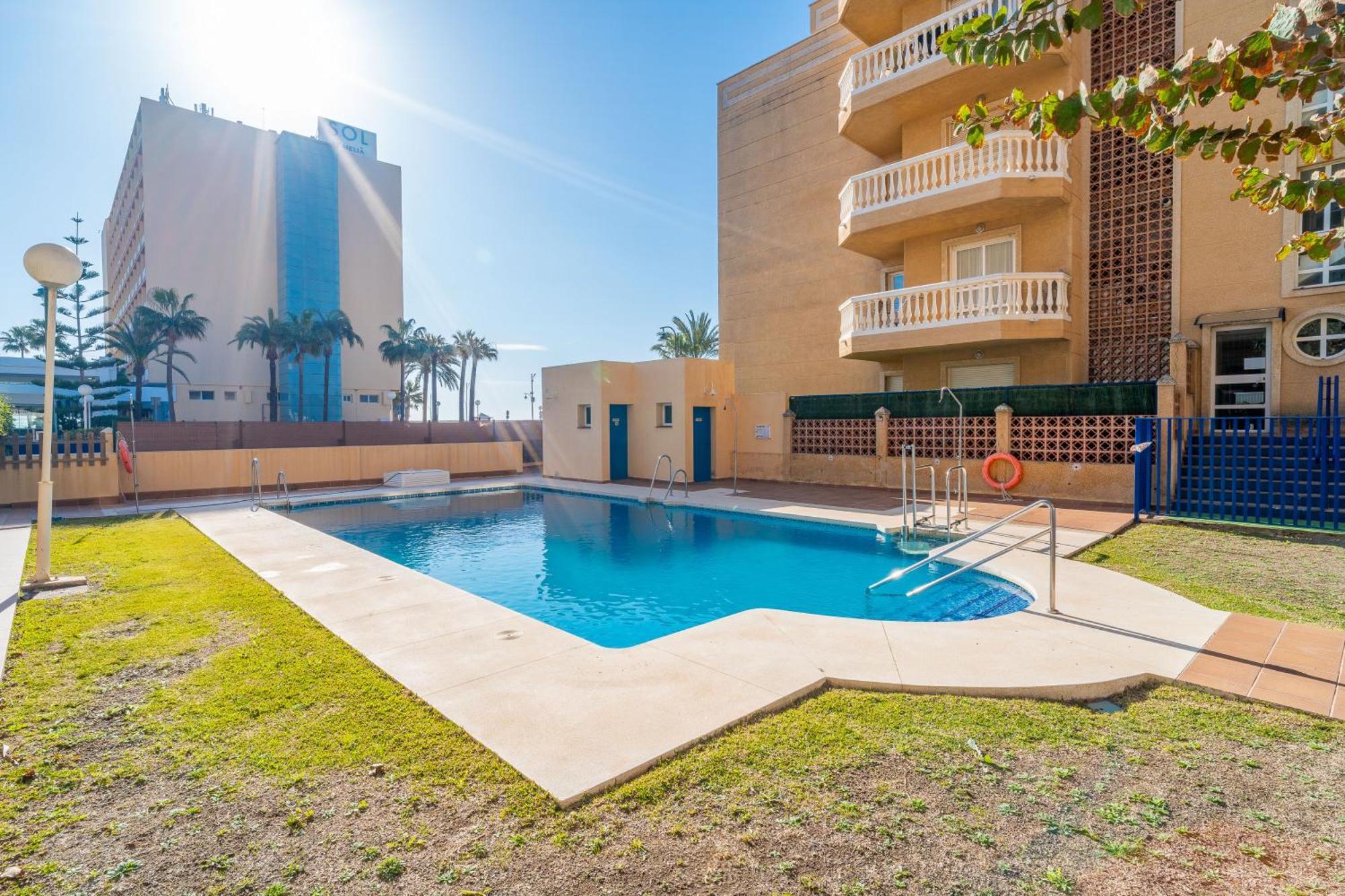 Casa Playa Guadalmar, Beautiful Apartment In Front Of The Sea, Wifi, Ac, Smart Tv, Private Parking มาลากา ภายนอก รูปภาพ